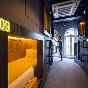 CUBE Boutique Capsule Hotel at Chinatown
